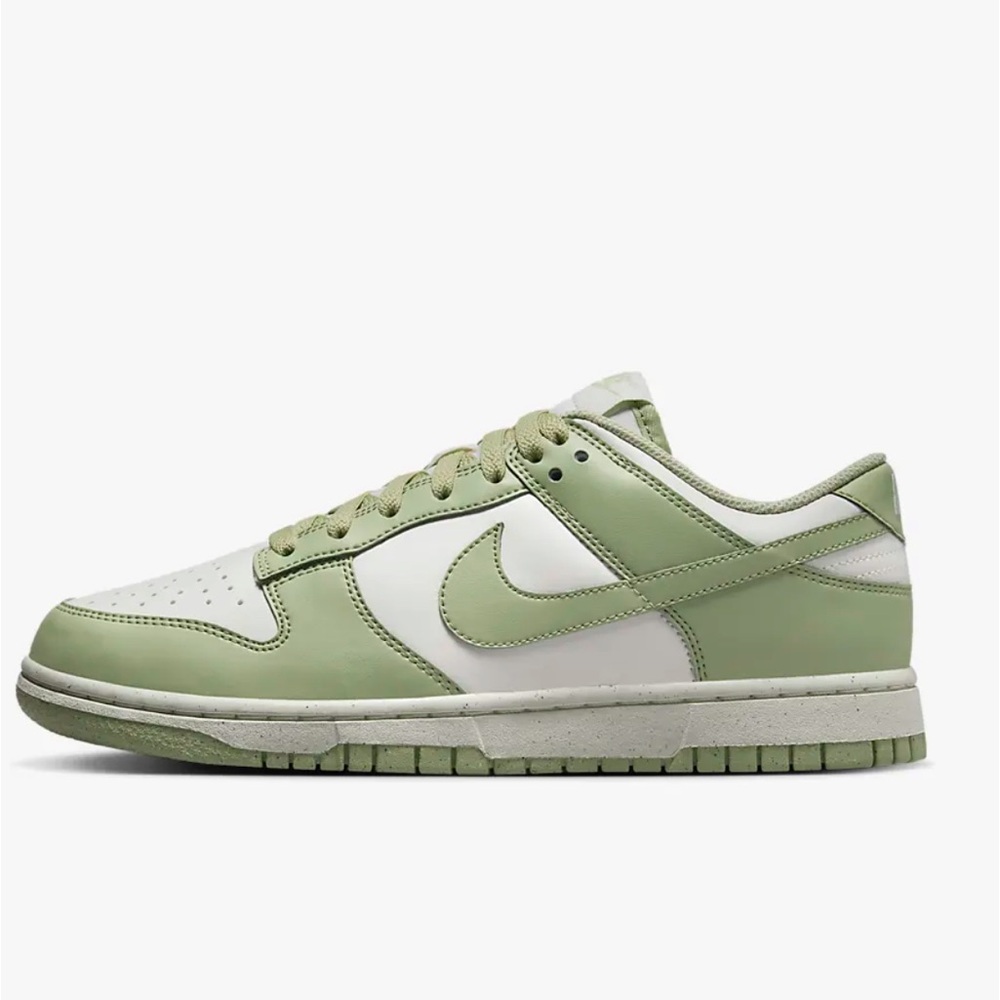 Nike Dunk Low nwt size 9 women 7.5 men